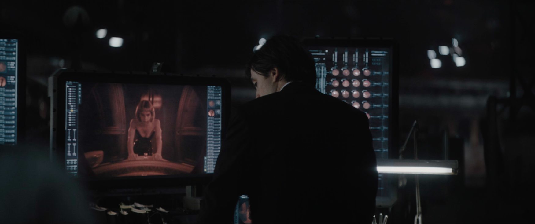 Bonus Features: Dive into Matt Reeves' Batcave with 'The Batman' on 4K -  Inside The Film Room